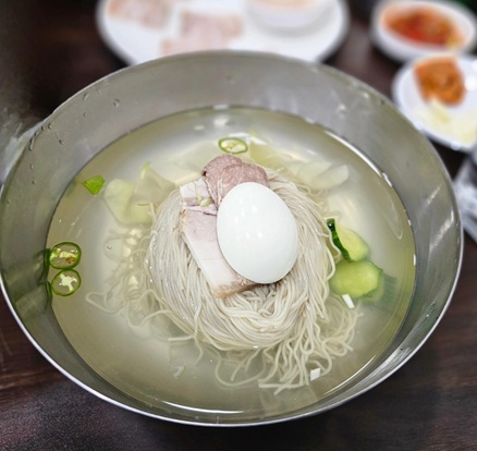 © 100.1.Pyeongnaeng
