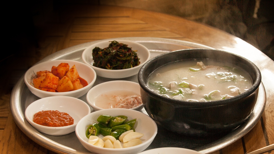 [미쉐린가이드] 한겨울 추위 녹이는 돼지국밥 맛집 6곳